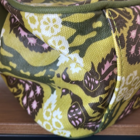 Petunia Pickle Bottom Cake Style Diaper Bag - Picture 5 of 6